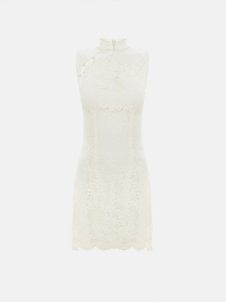 Платье мини из гипюра с диагональной застежкой на лифе