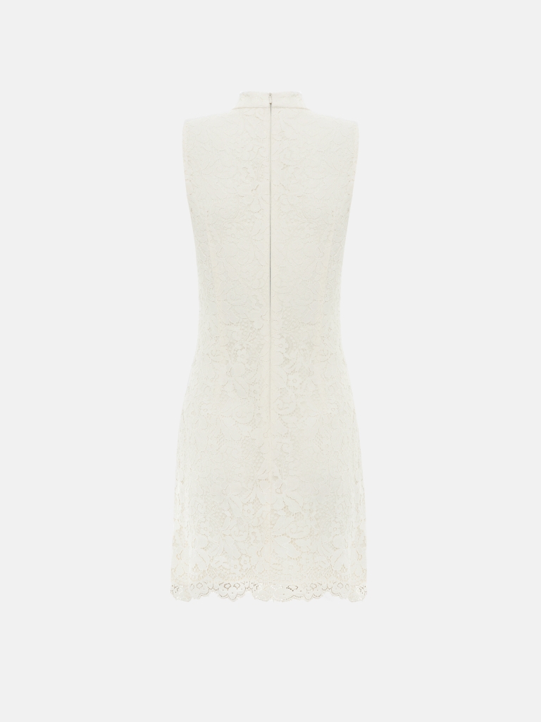 Платье мини из гипюра с диагональной застежкой на лифе