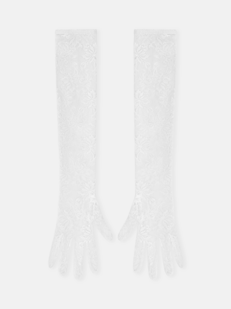 Des gants longs en dentelle