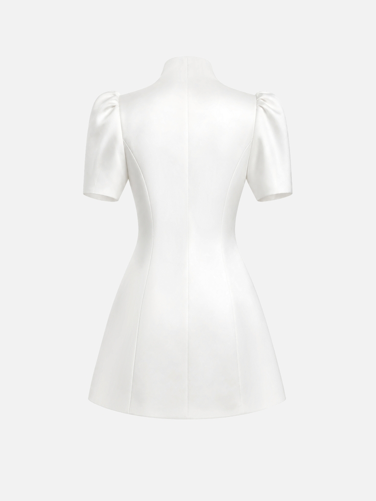 Minikleid aus glattem Material mit voluminösen Ärmeln