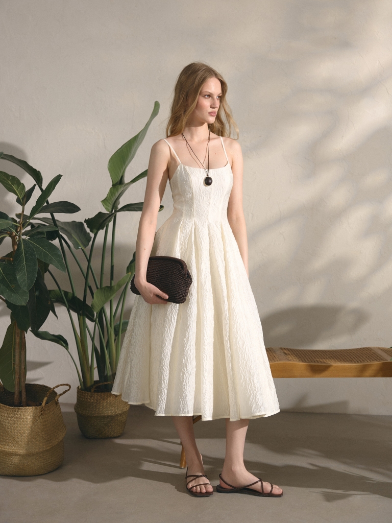 Midi dress with straps in crinkled fabric