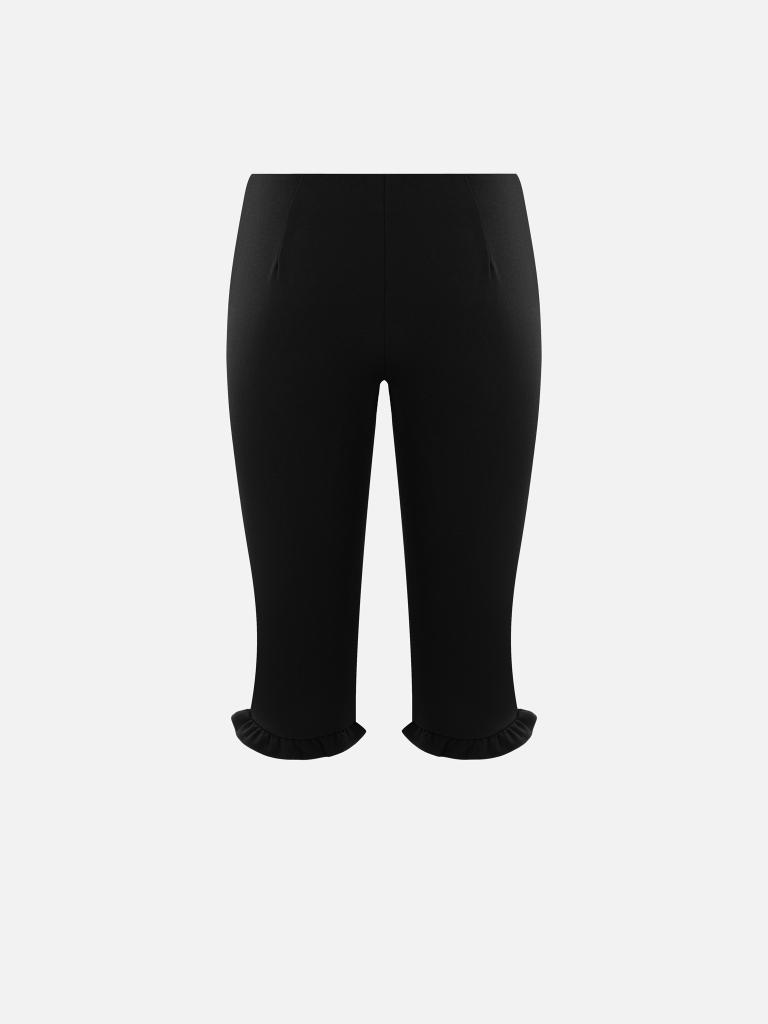 Capri trousers with ruffles on the pant legs