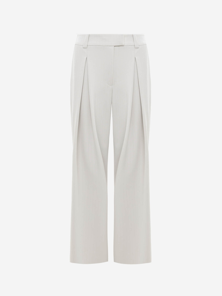 Pantalon ample en tissu de costume à rayures, avec des plis à la taille