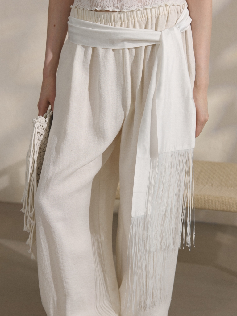 Viscose scarf with long fringe