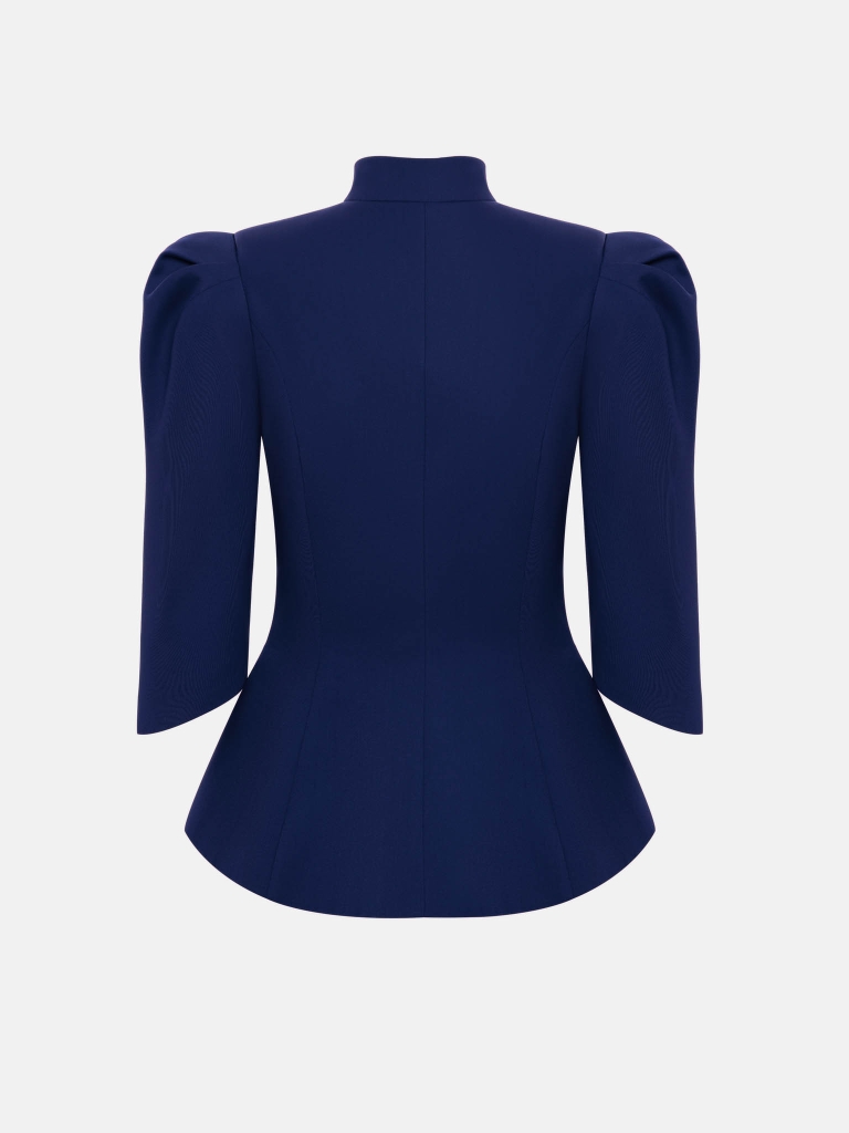 Single-breasted jacket with a teardrop neckline and cropped sleeves