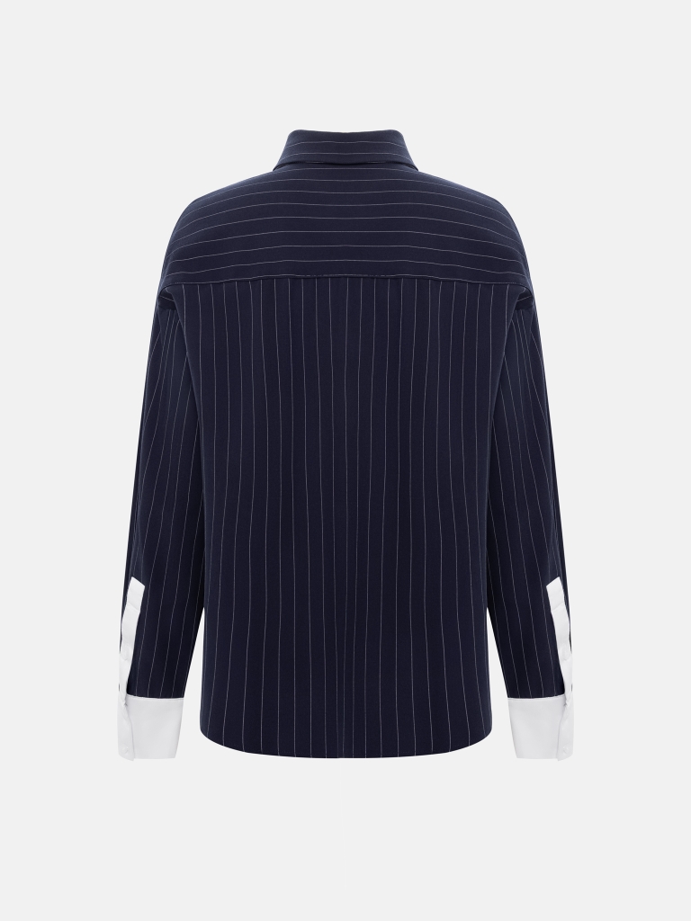Loose-fitting striped shirt with contrasting details