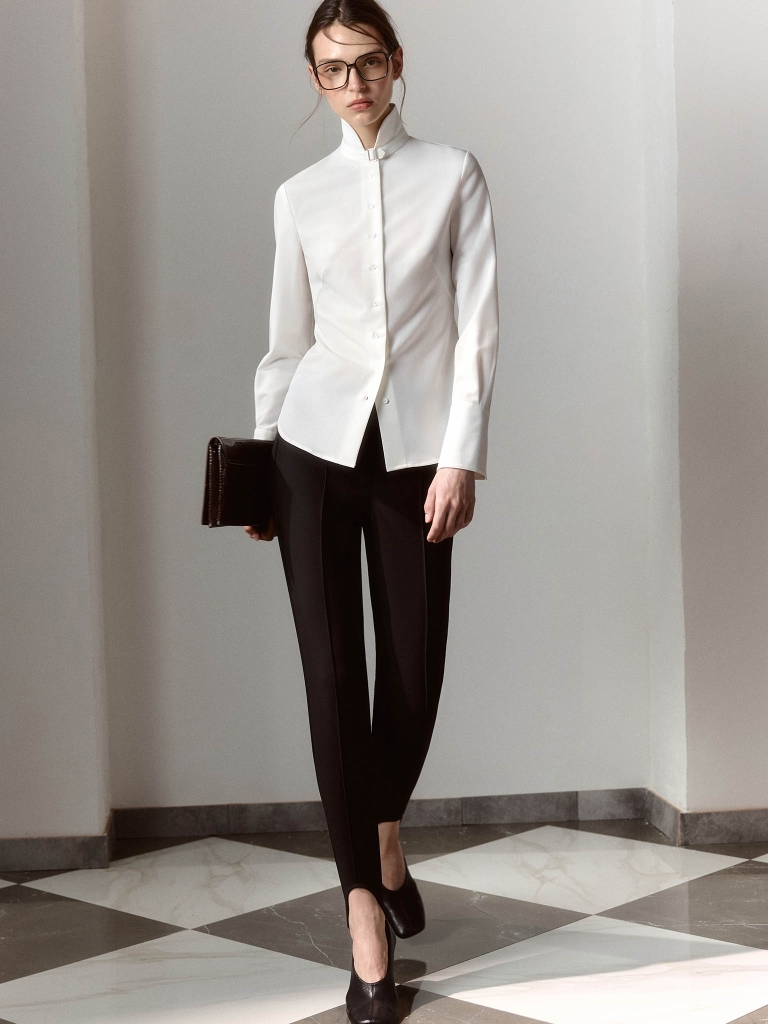 Slim-fit trousers with straps