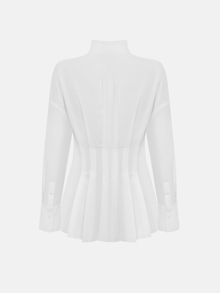 Shirt with large pleats at the waist