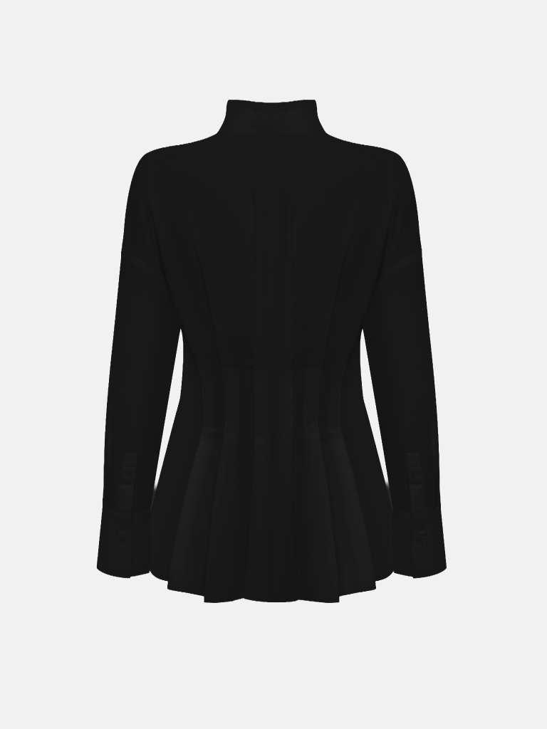 Shirt with large pleats at the waist