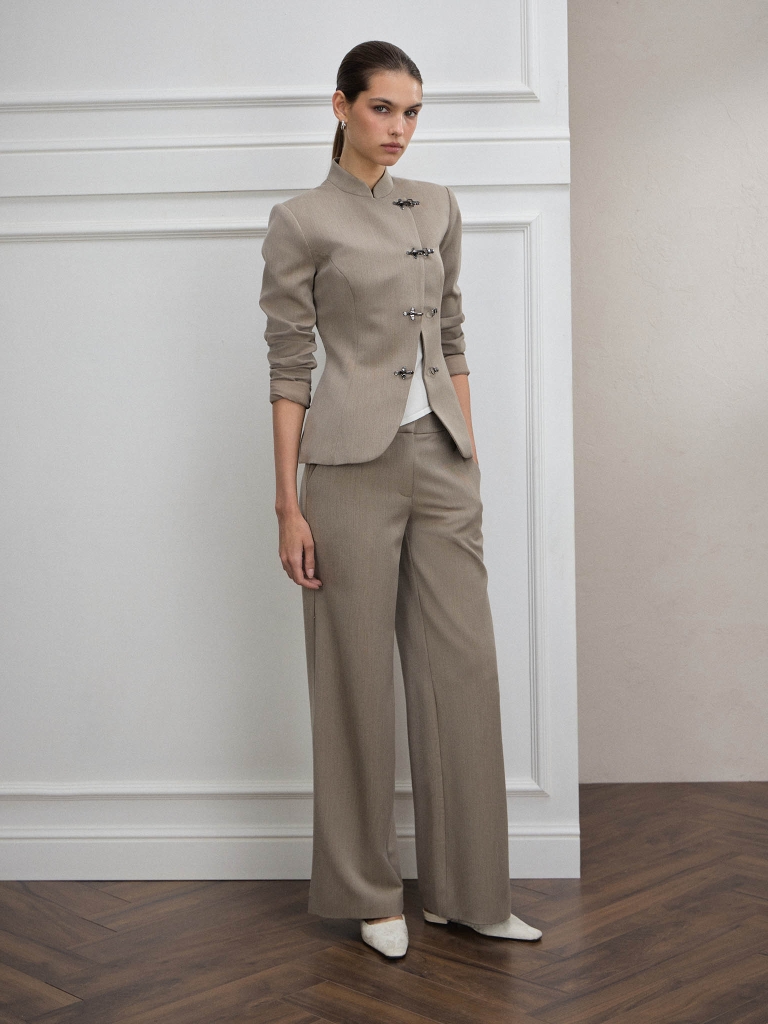 Pantalon ample avec des fermetures métalliques