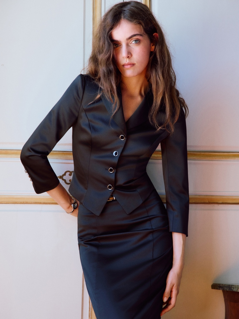 Straight midi skirt in smooth fabric