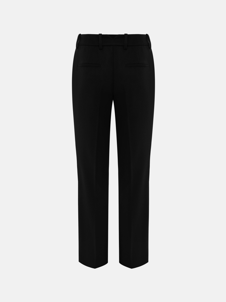 Loose-fitting suiting trousers with waist pleats
