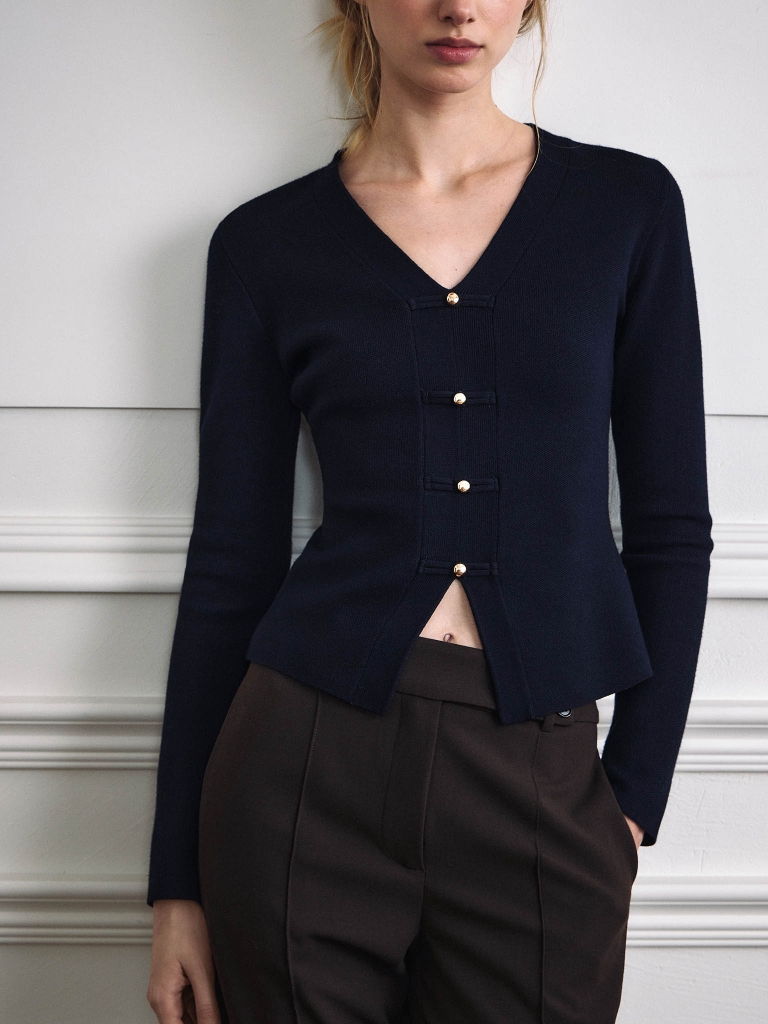 Knitted jumper with Asian-inspired detailing