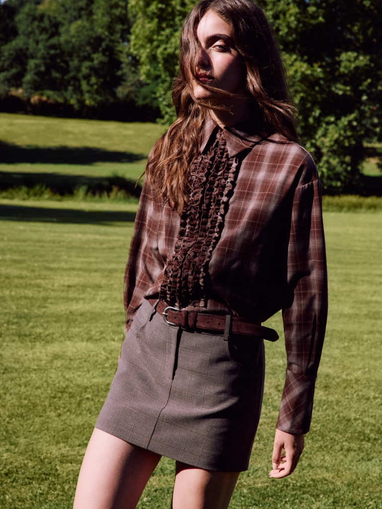 Checkered shirt with ruffles at the collar