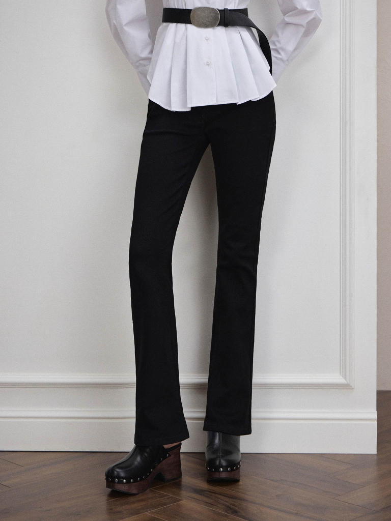 Straight mid-rise jeans