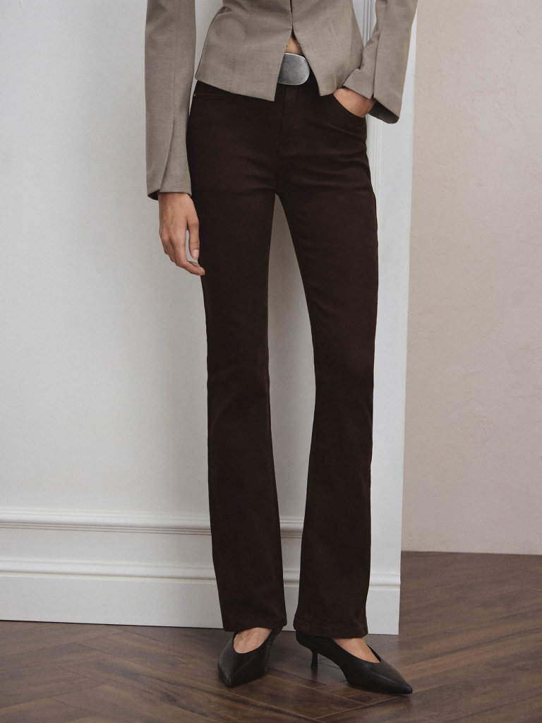 Straight mid-rise jeans