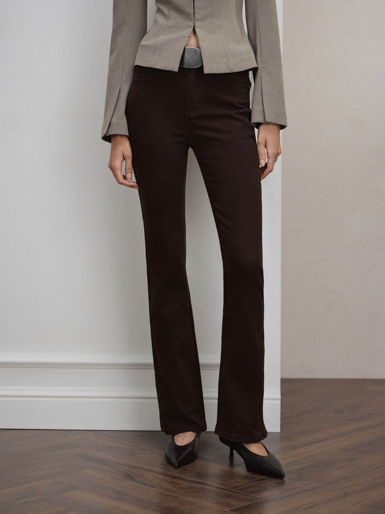 Straight mid-rise jeans