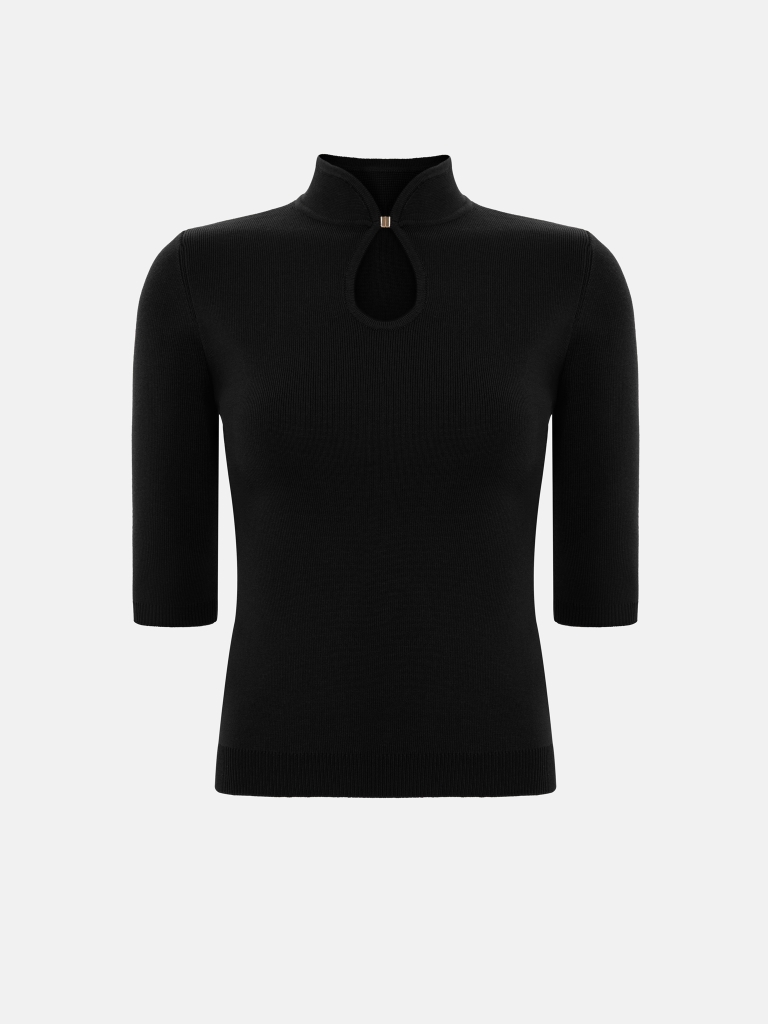 Jersey top with a teardrop neckline and cropped sleeves