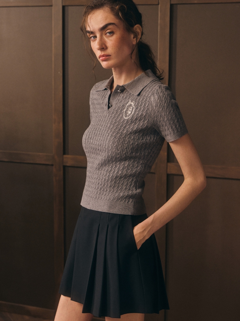Cable-knit polo shirt with chest embroidery