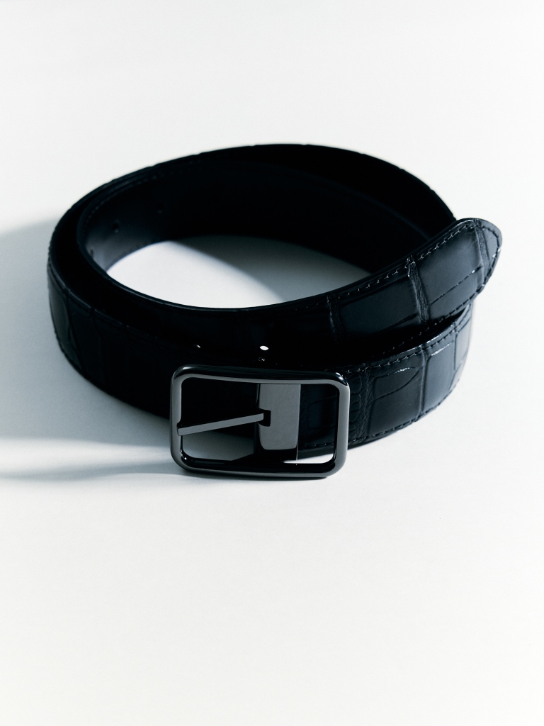 Textured leather belt