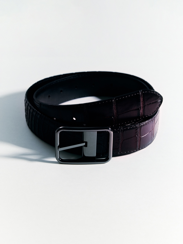 Textured leather belt