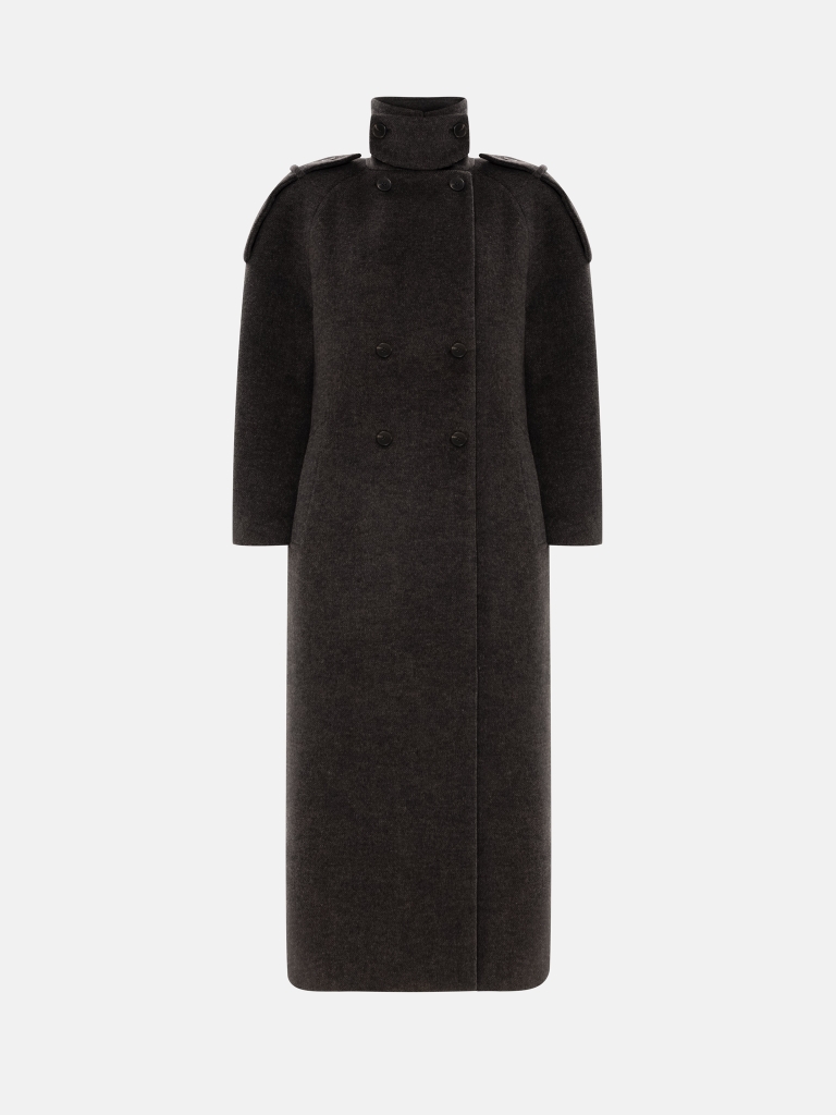 Oversized maxi coat with a collar fastening