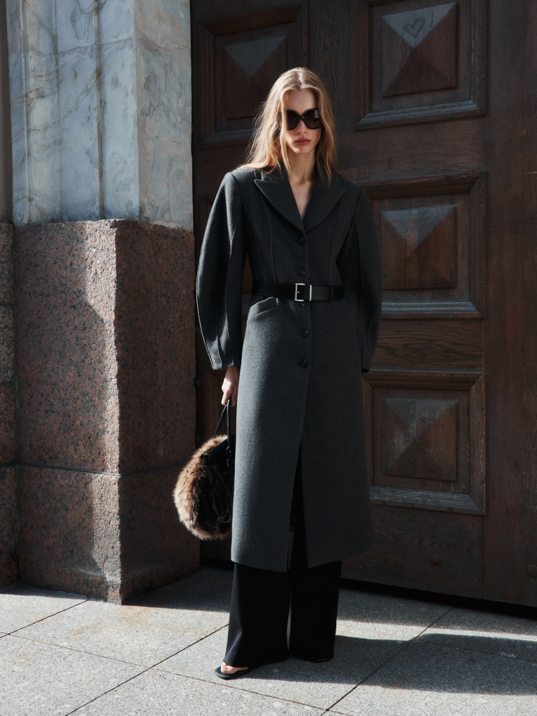 Fitted midi coat with voluminous sleeves