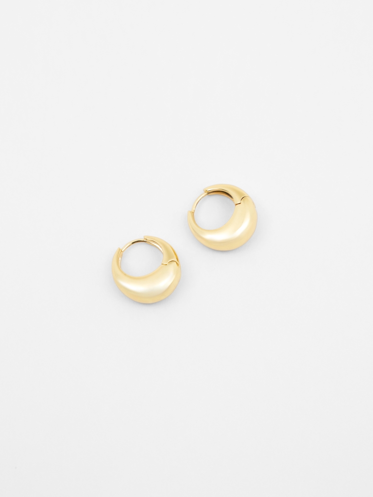 Hollow hoop earrings in smooth metal