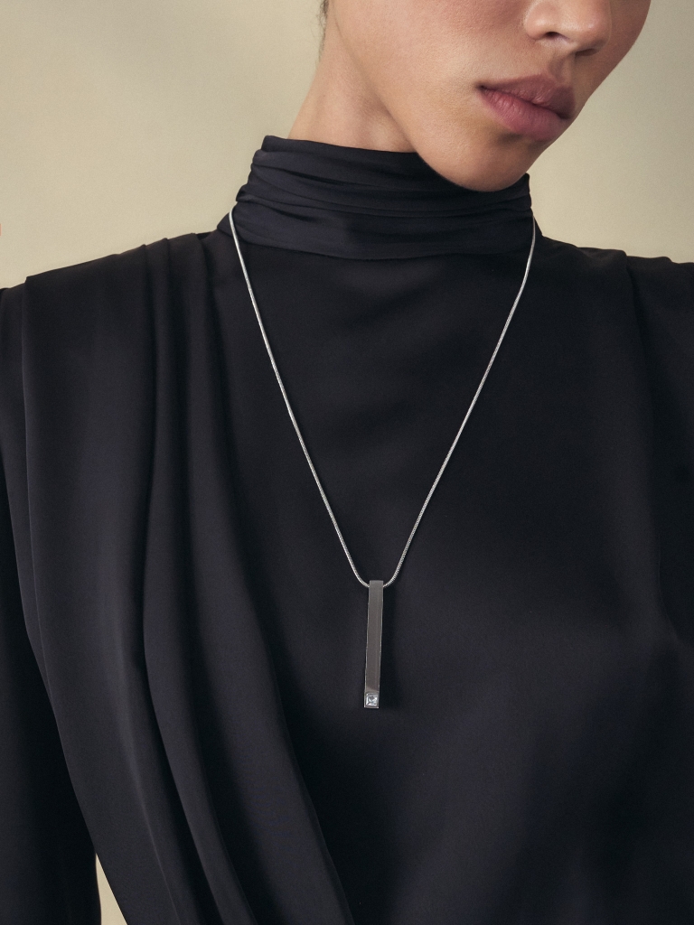 Long chain with a rectangular pendant