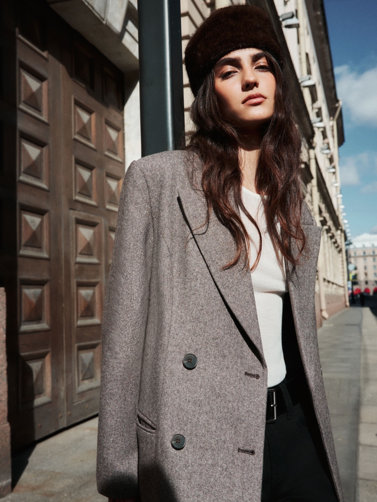 Double-breasted maxi woollen coat