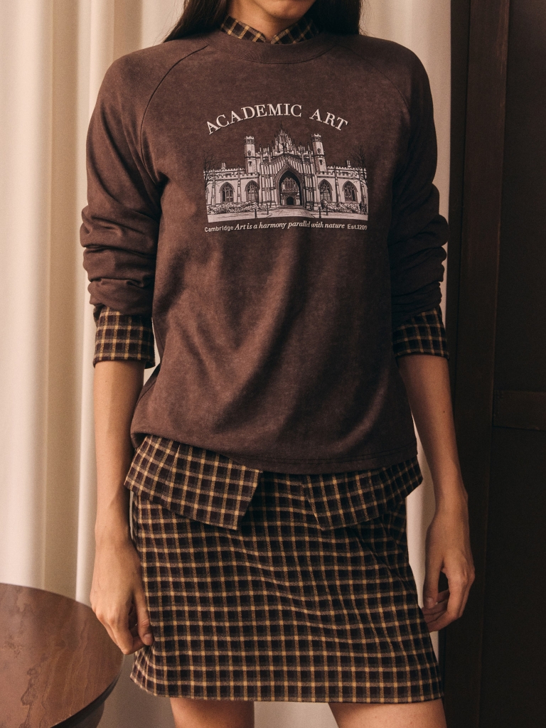 Oversized viscose longsleeve with a contrasting print