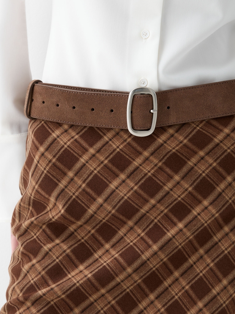 Genuine suede belt with an oval buckle