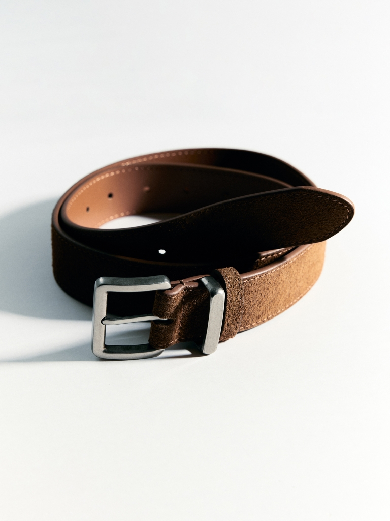 Genuine suede belt with a rectangular buckle