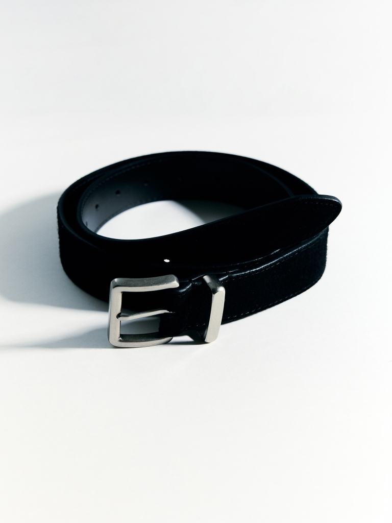 Genuine suede belt with a rectangular buckle