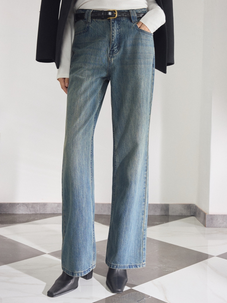 Loose-fitting jeans in lightened denim