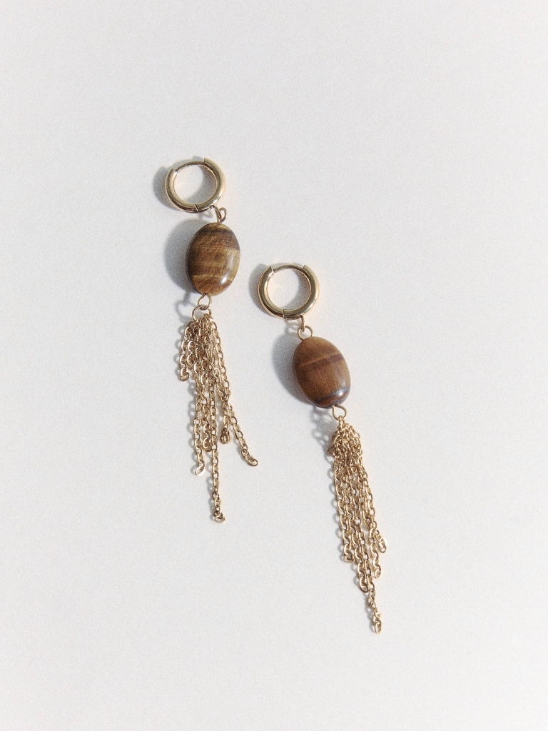 Hoop earrings with chain pendants