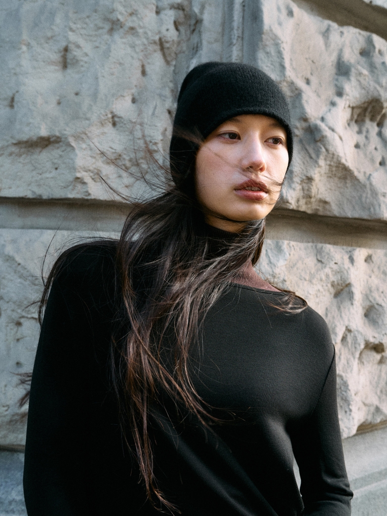 Fitted wool and cashmere beanie