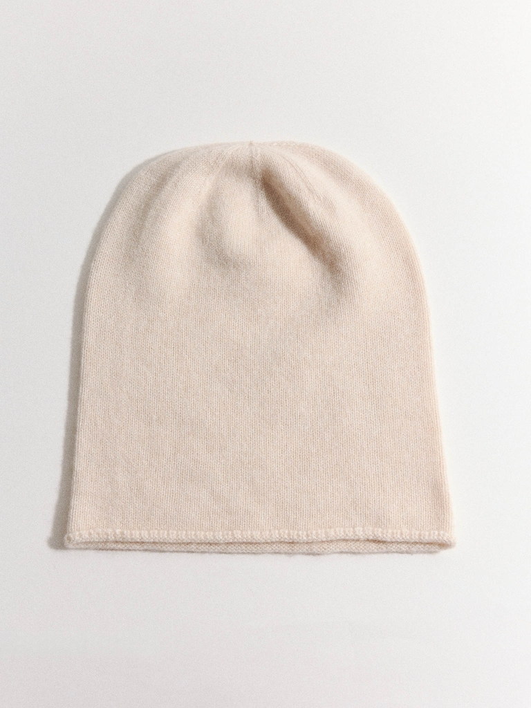 Fitted wool and cashmere beanie