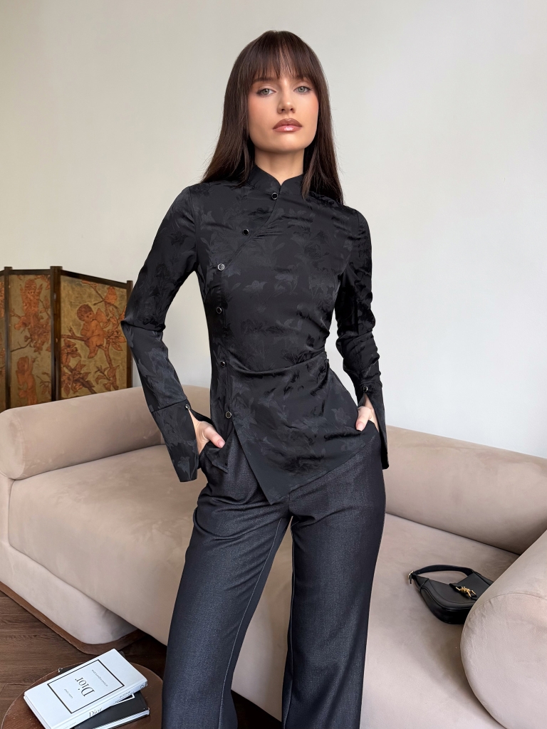 Blouse with floral pattern and Asian-style fastening