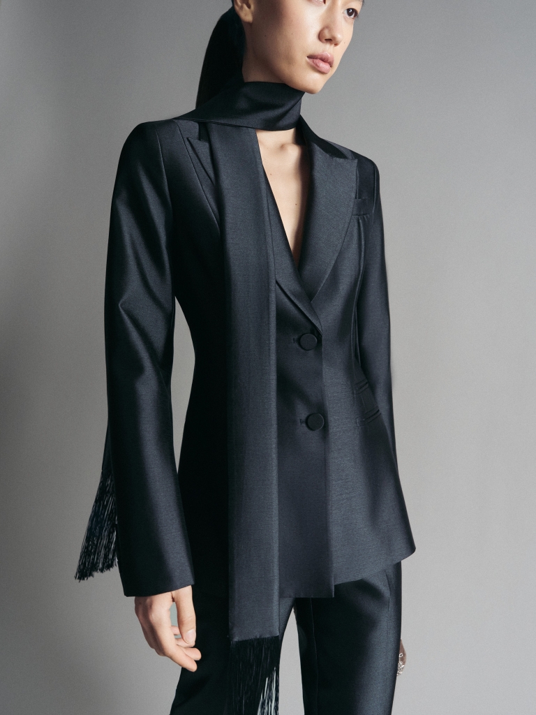 Fitted jacket with a scarf