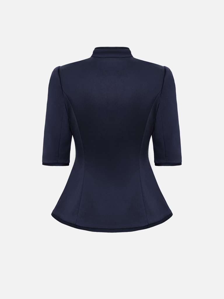 Fitted jacket with fastenings