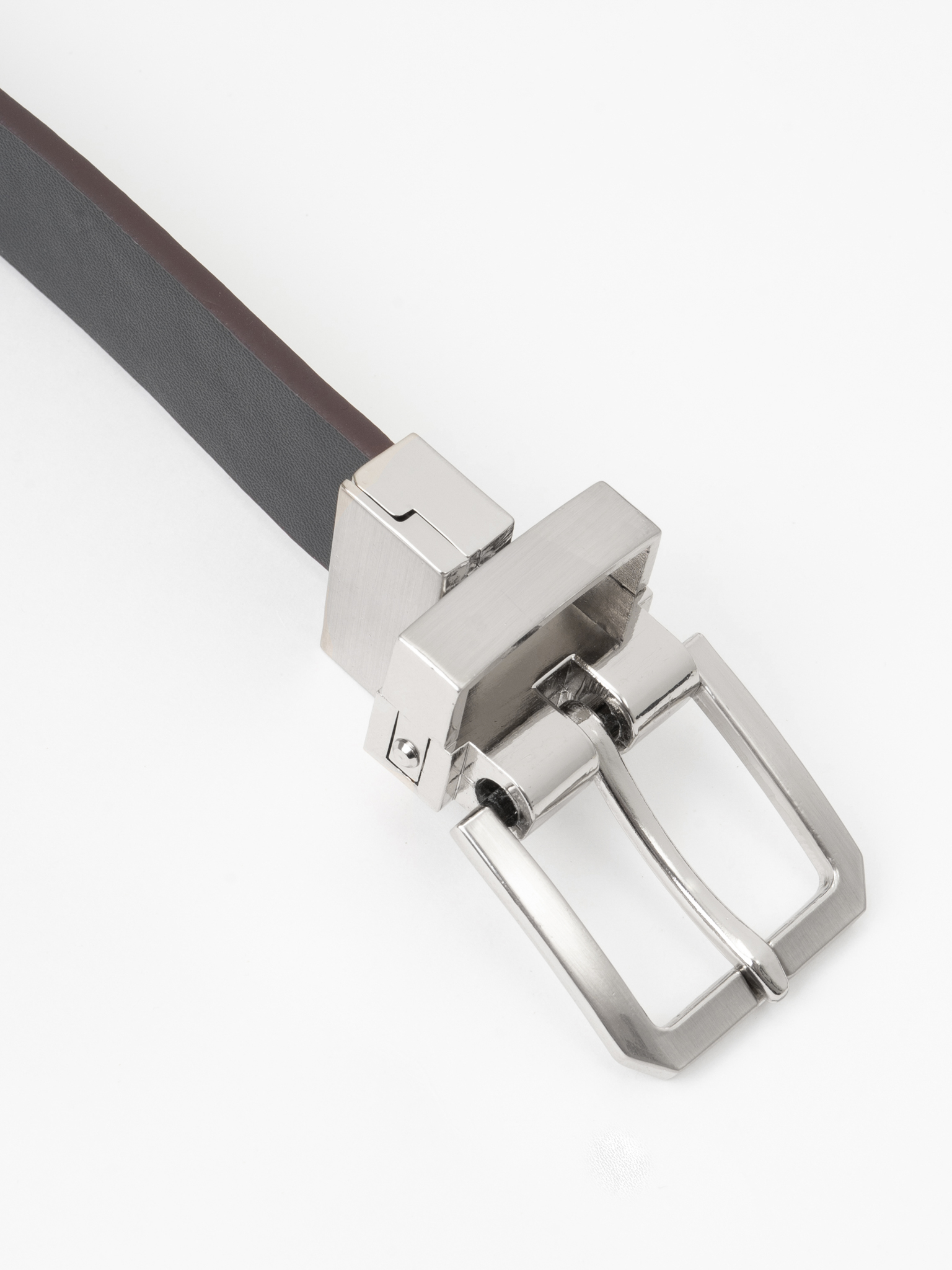 Wide belt with metal buckle