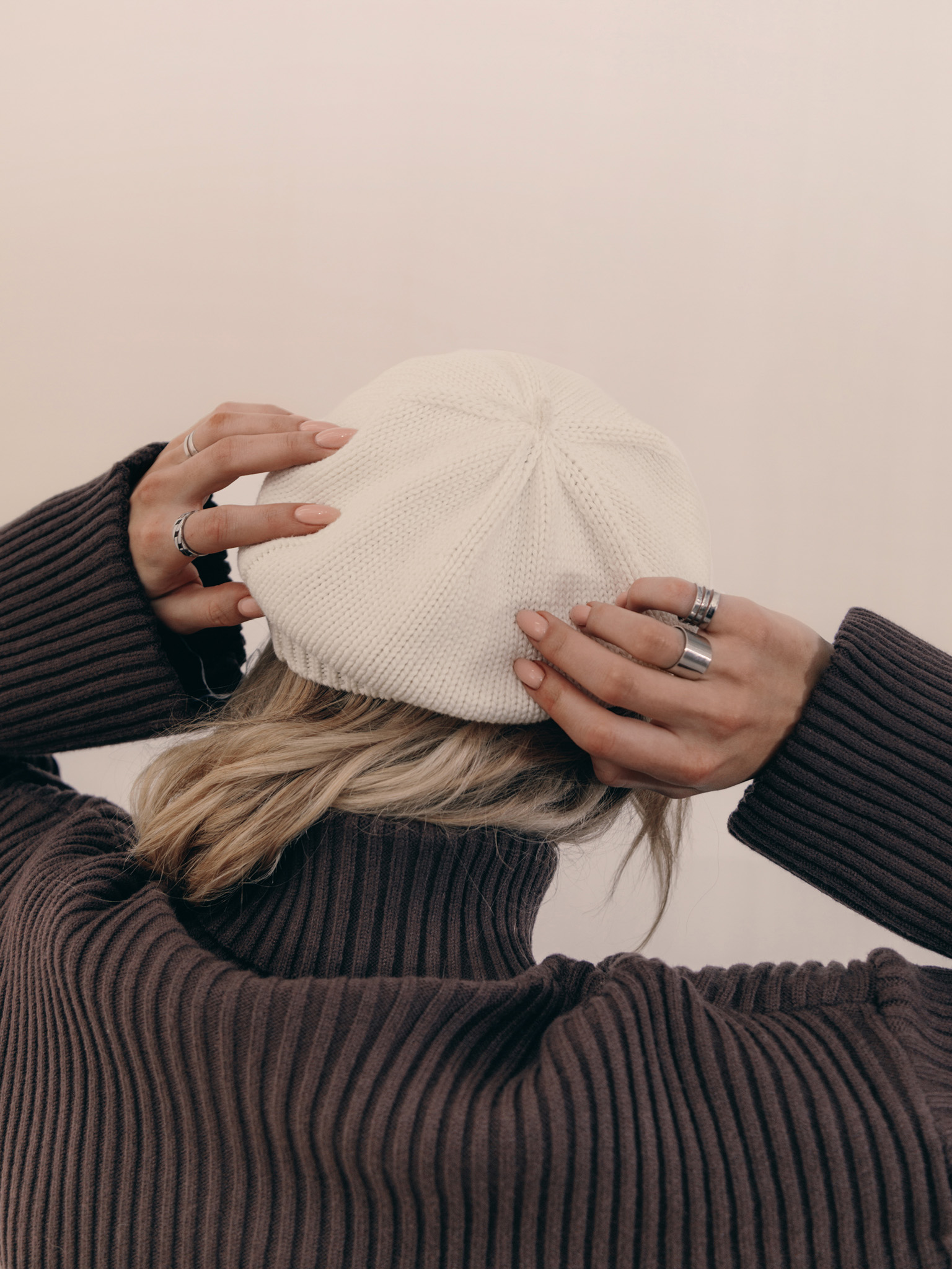 Warm ribbed-knit beret