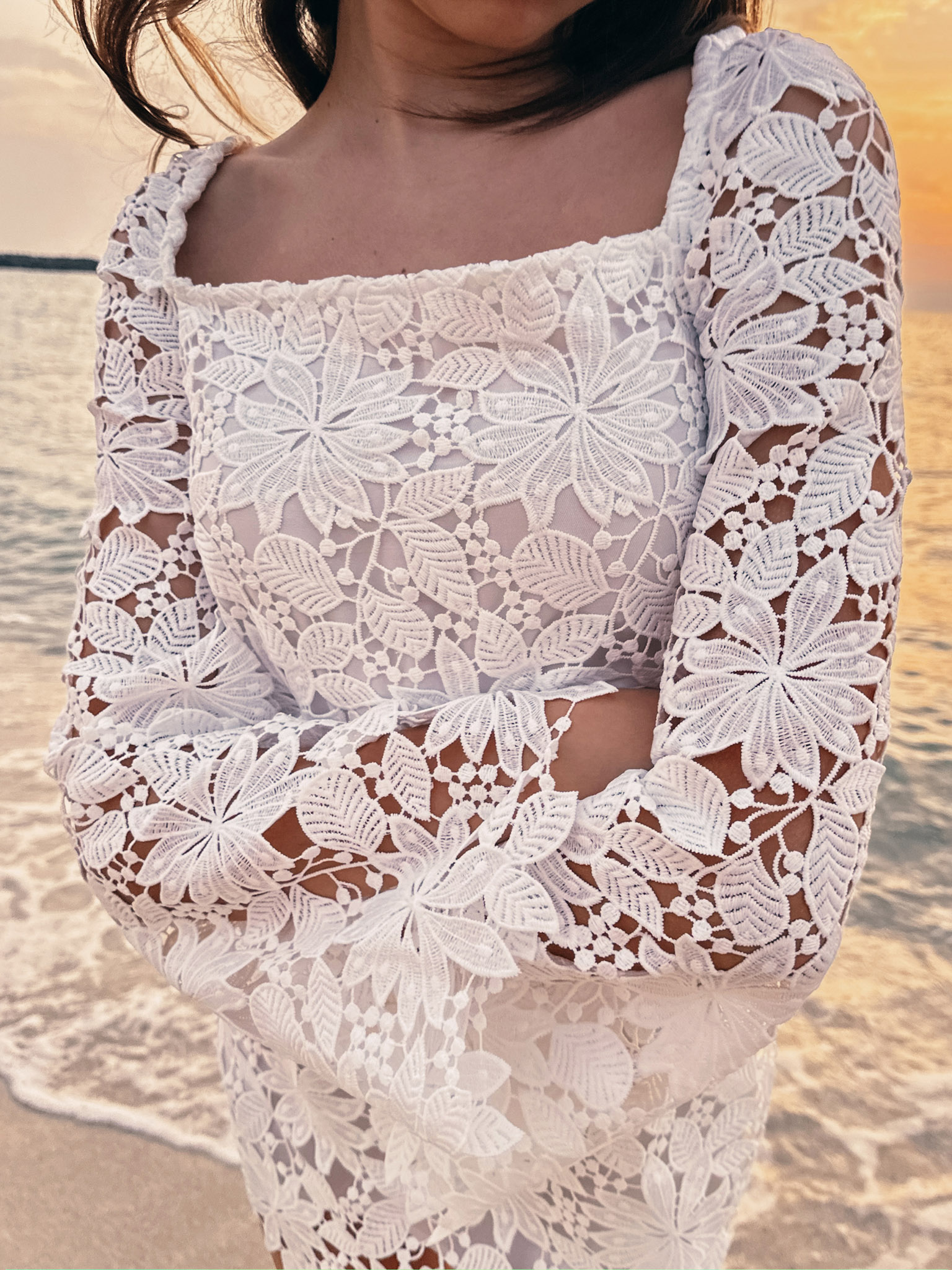 Lace mini long sleeved dress