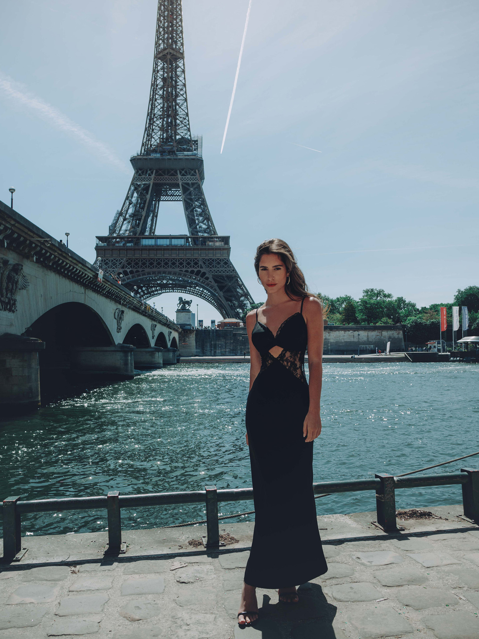 Maxi dress with lace insert