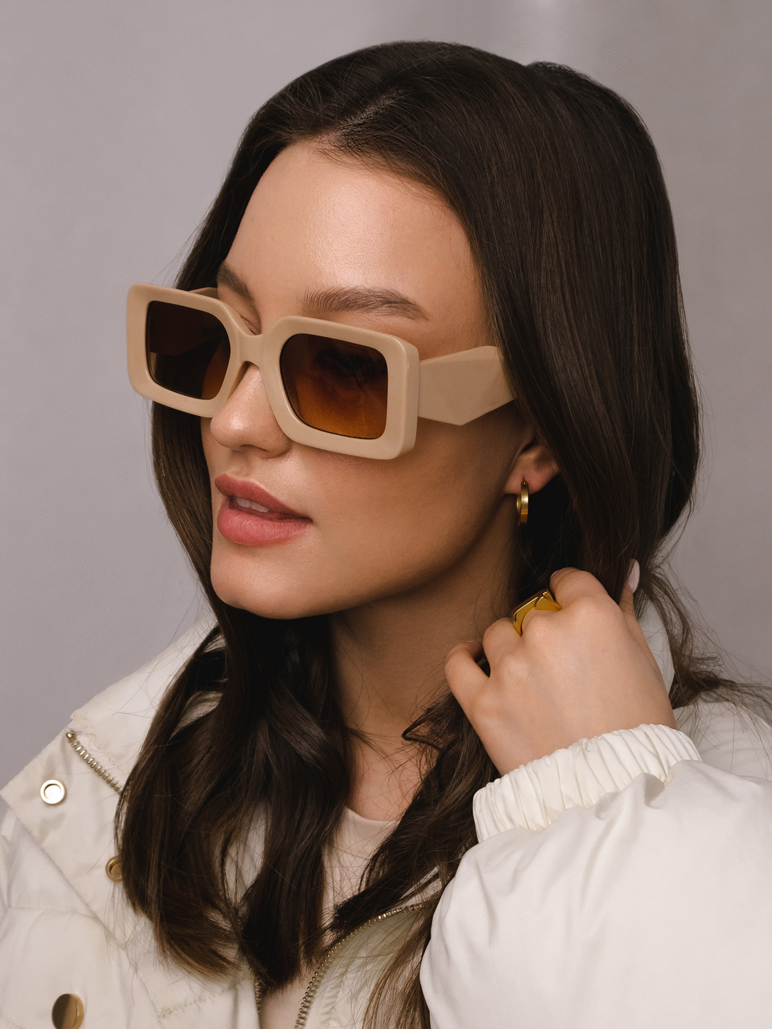 Sunglasses in a geometric plastic frame