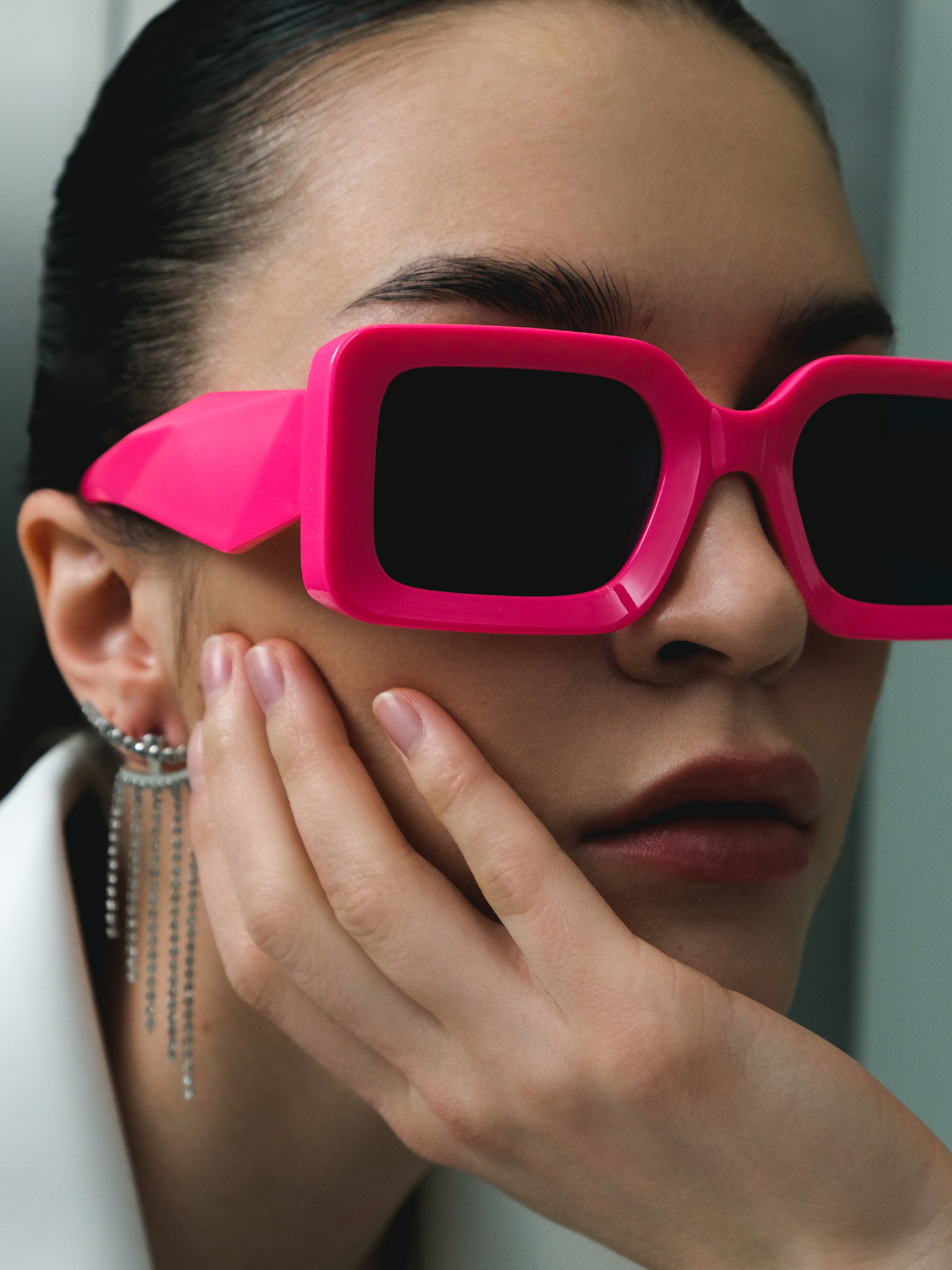 Sunglasses in a geometric plastic frame