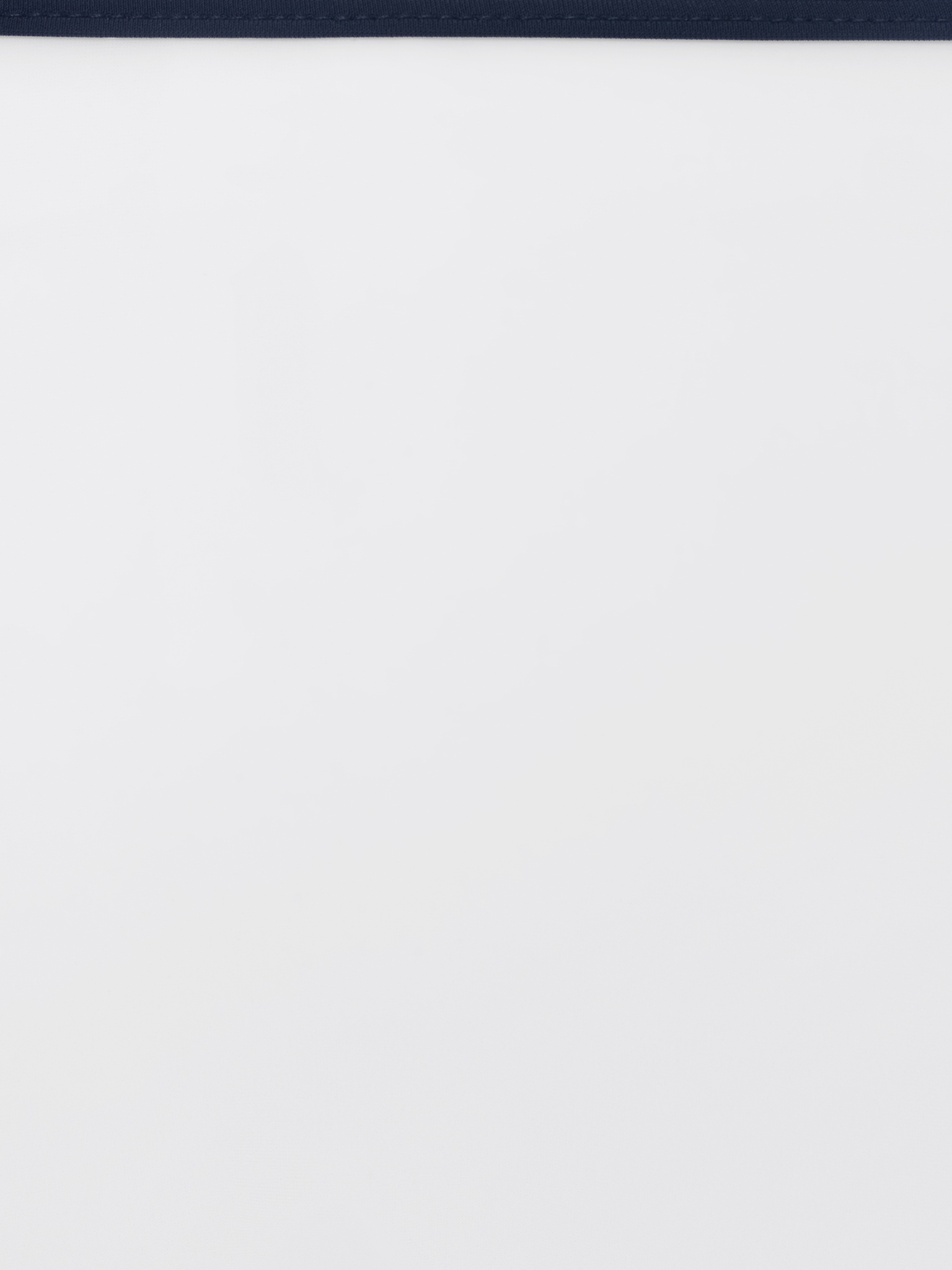 Bikini bottoms with contrasting edge