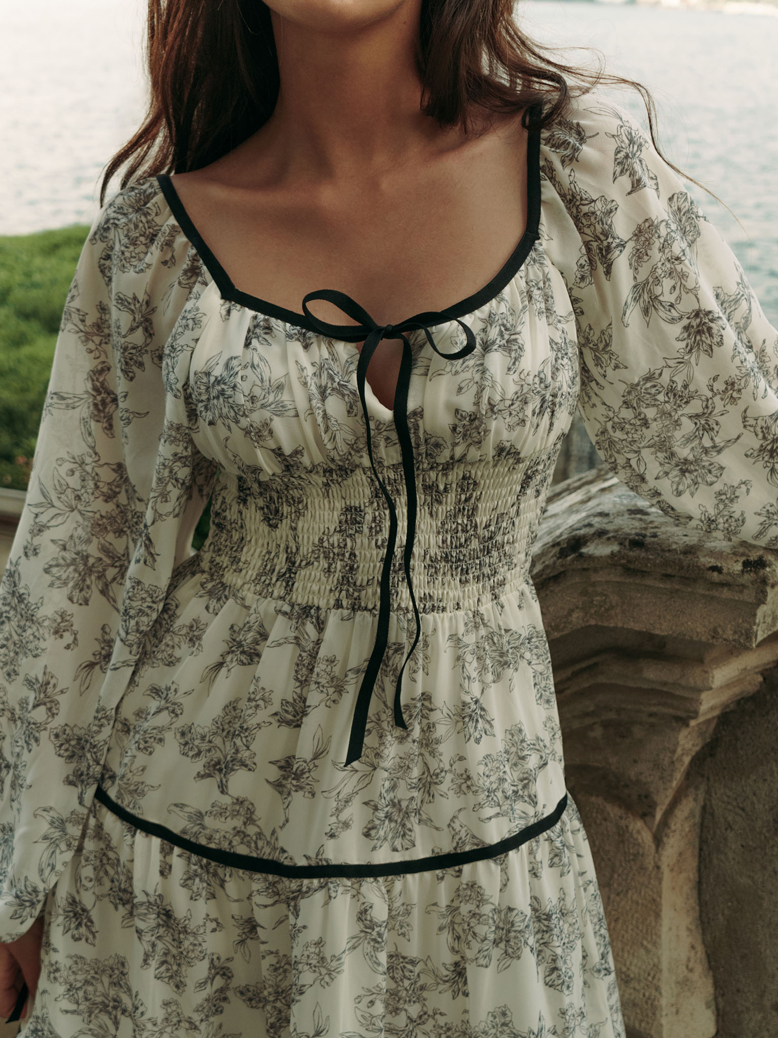 Midi dress with tiered skirt and contrasting edge