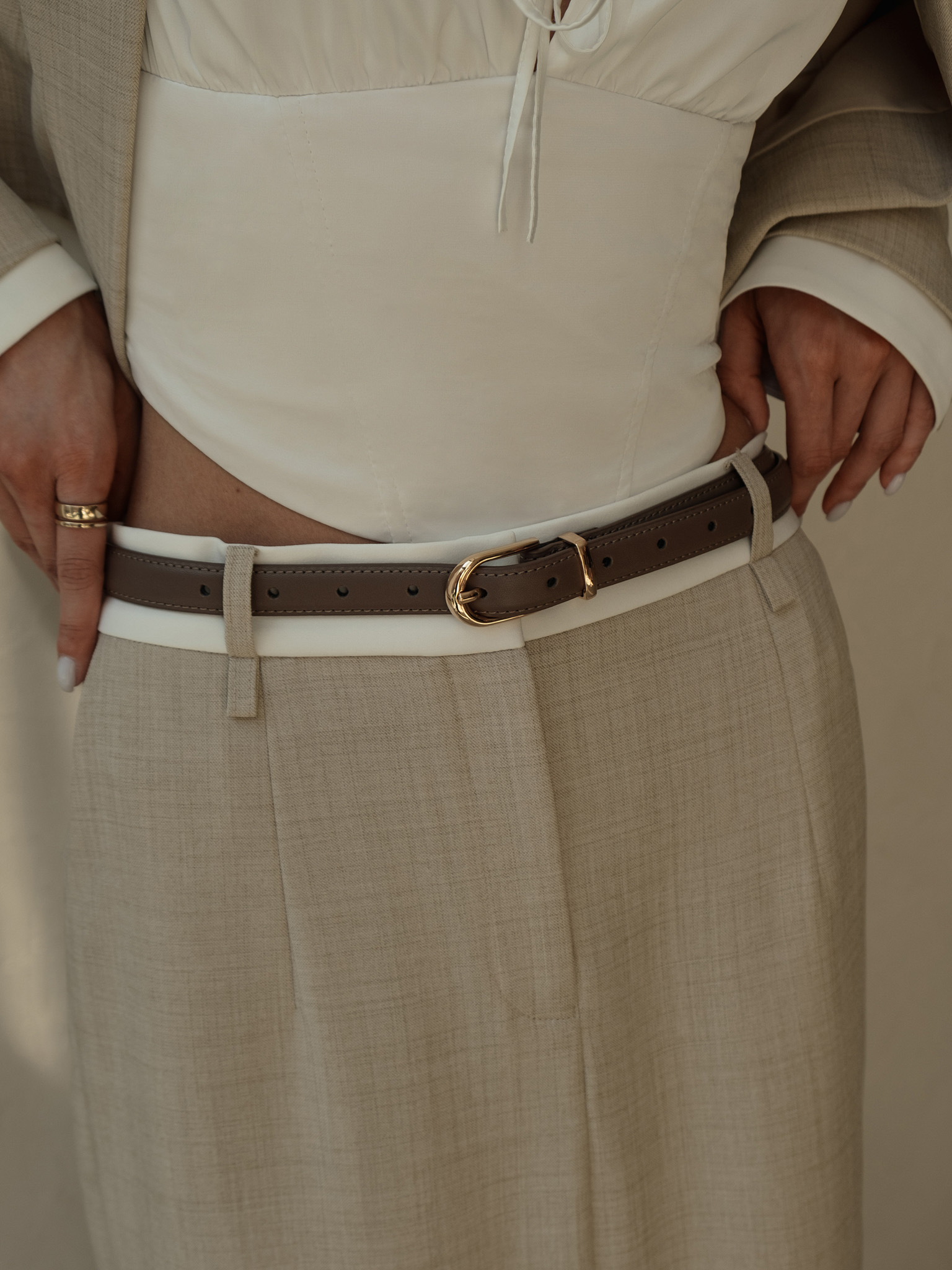 Slim leather belt with golden buckle